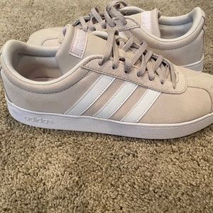 Adidas Grand Court beige suede